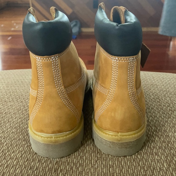 NWT timberland boots - Picture 2 of 5